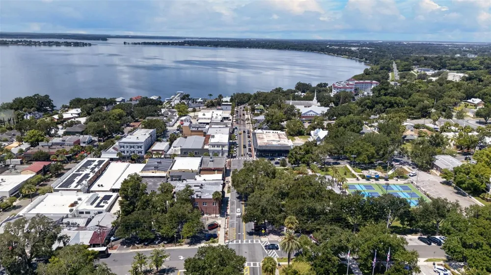 3250 LAUREL DRIVE Mount Dora, FL 32757