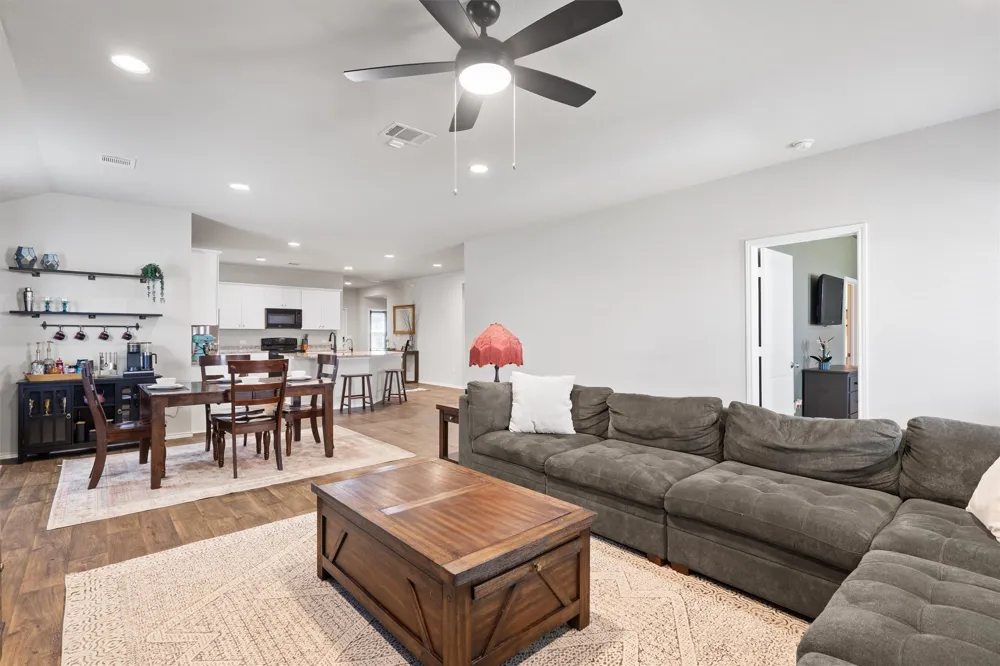 13000 Brahmin Drive Austin, TX 78724