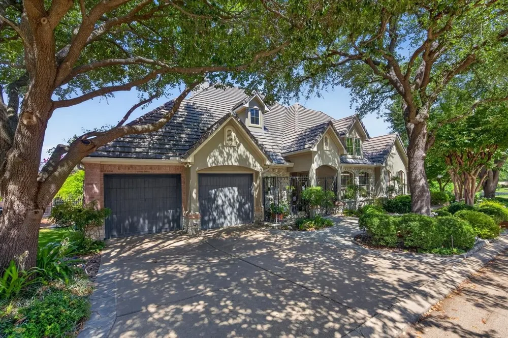 6900 Baltusrol Road Fort Worth, TX 76132