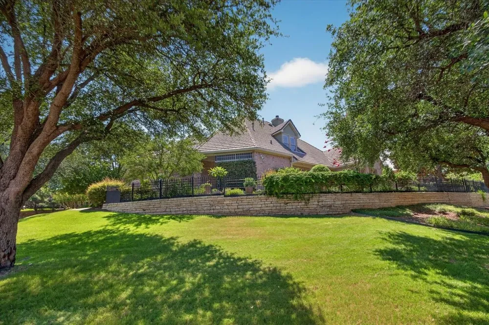 6900 Baltusrol Road Fort Worth, TX 76132