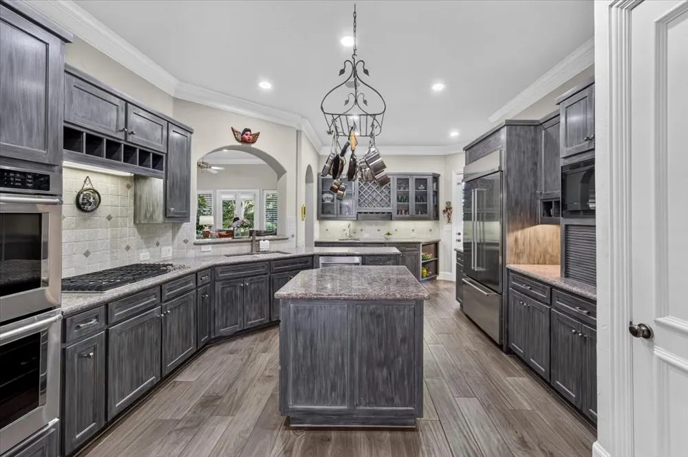 6900 Baltusrol Road Fort Worth, TX 76132