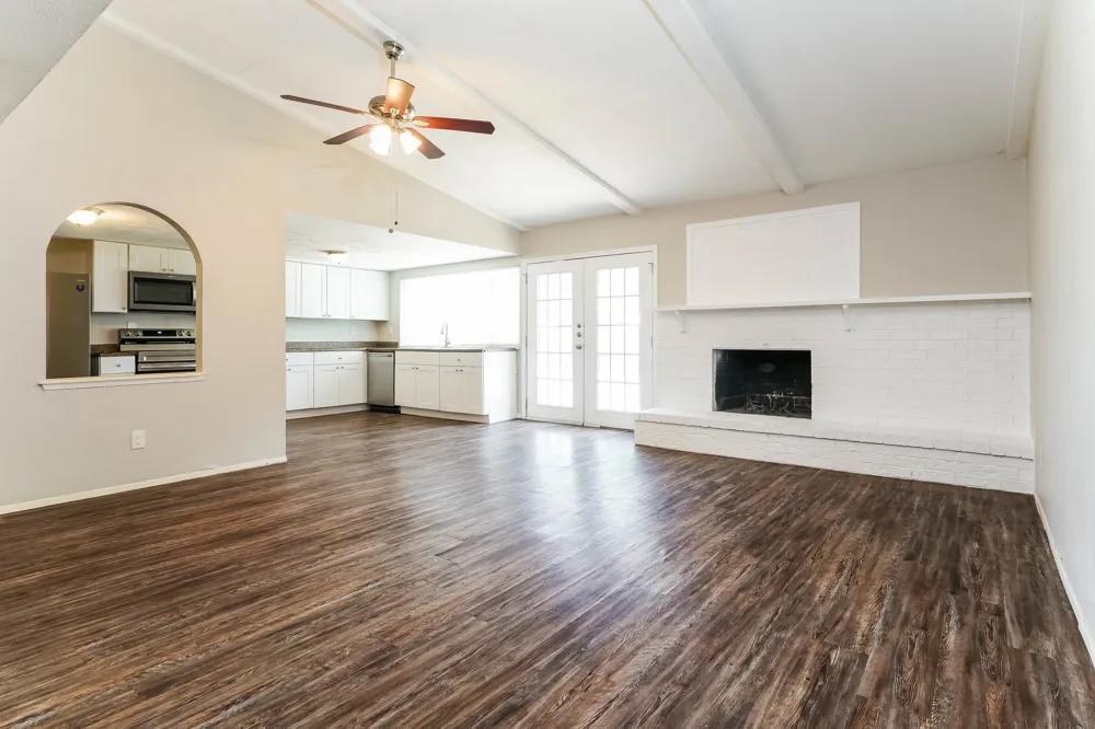 1316 Royal Oak Drive DeSoto, TX 75115