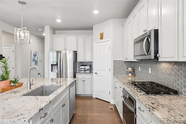 410 Hyde Park Circle Castle Pines, CO 80108