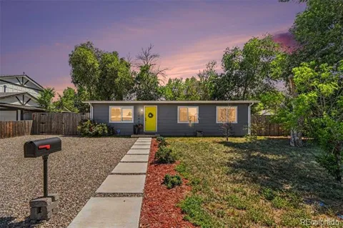 2240 W 56th Place