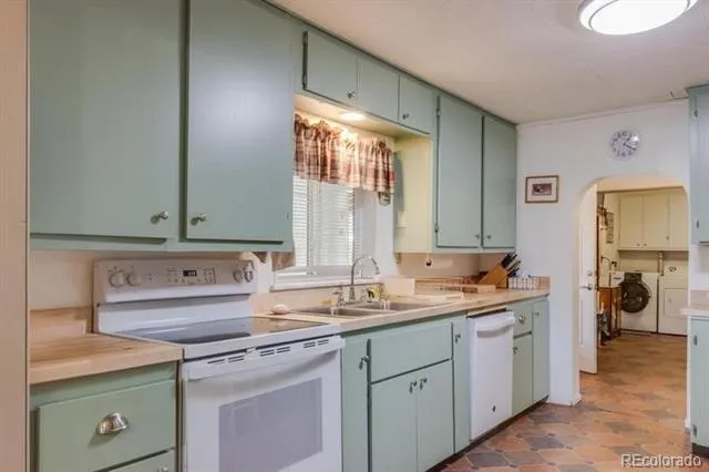 221 E 8th Street Walsenburg, CO 81089