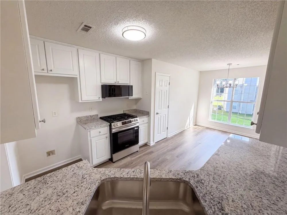 1088 Meadow Glen Circle Fairburn, GA 30213
