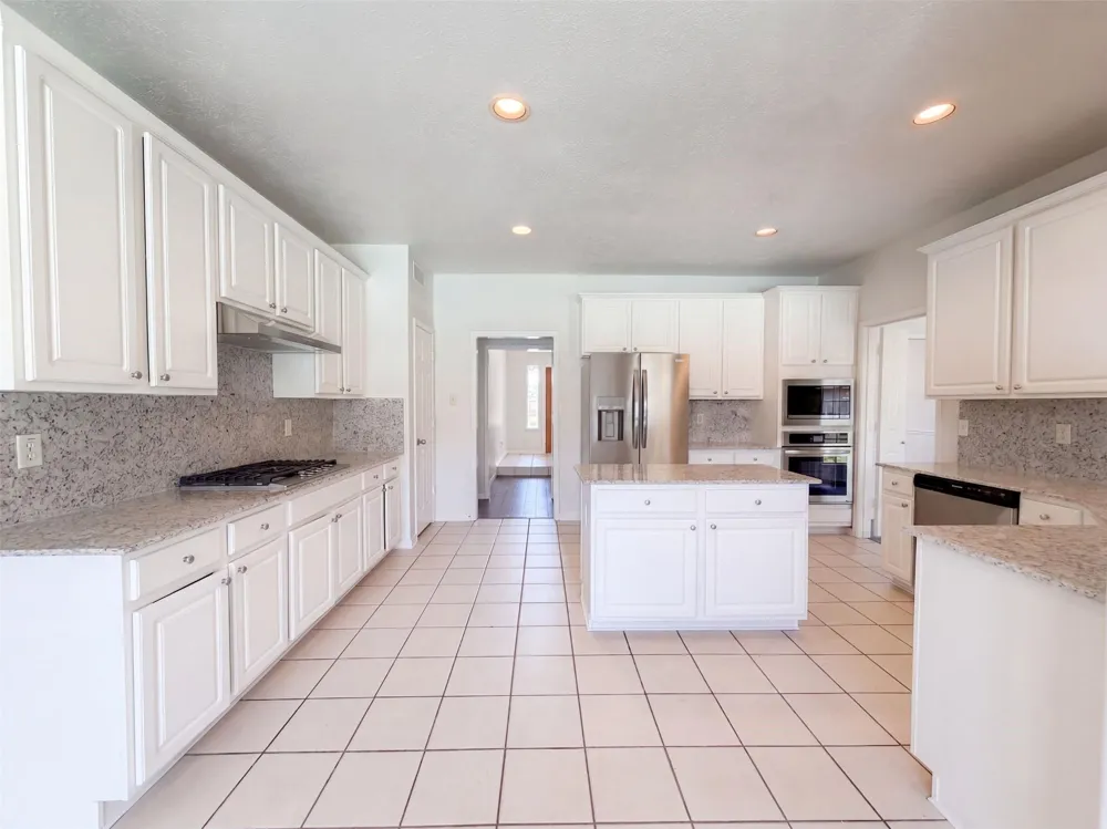 2854 Everett Drive Friendswood, TX 77546