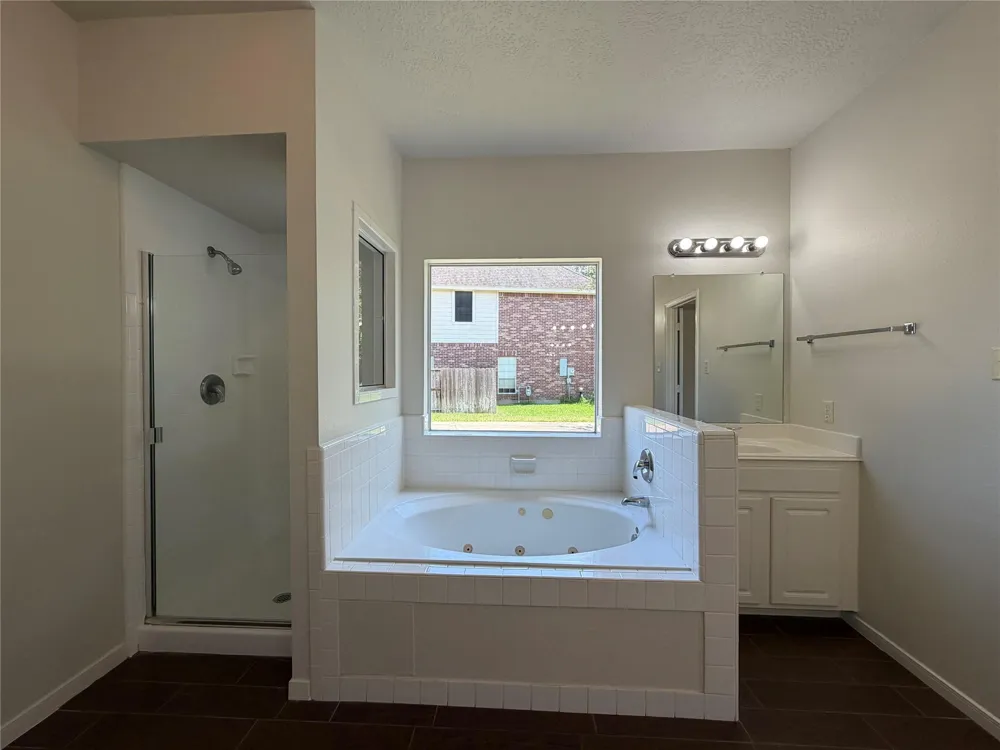 2854 Everett Drive Friendswood, TX 77546