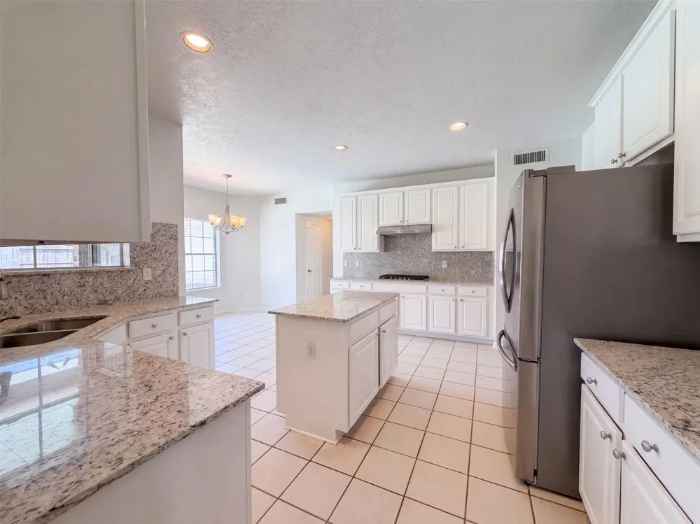 2854 Everett Drive Friendswood, TX 77546