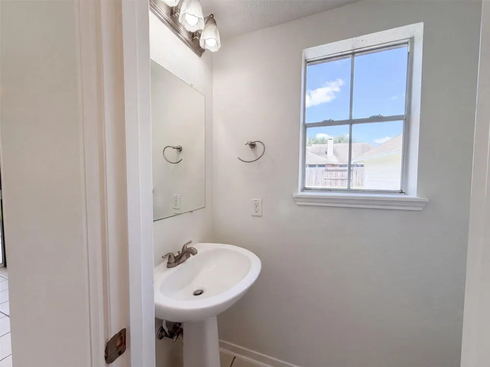 2854 Everett Drive Friendswood, TX 77546