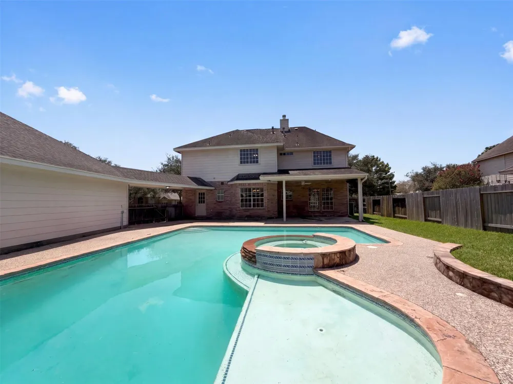2854 Everett Drive Friendswood, TX 77546