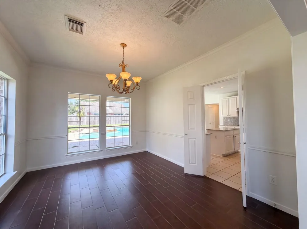 2854 Everett Drive Friendswood, TX 77546