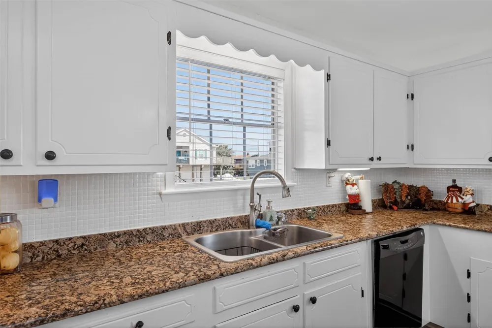 4022 Mason Drive Galveston, TX 77554