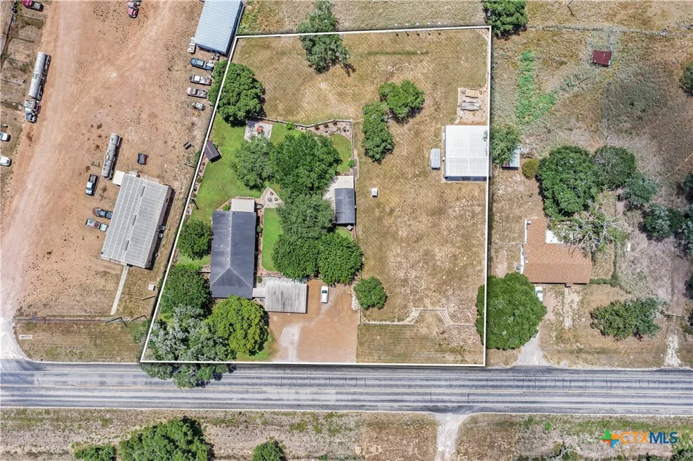 3393 E State Hwy 111 Yoakum, TX 77995