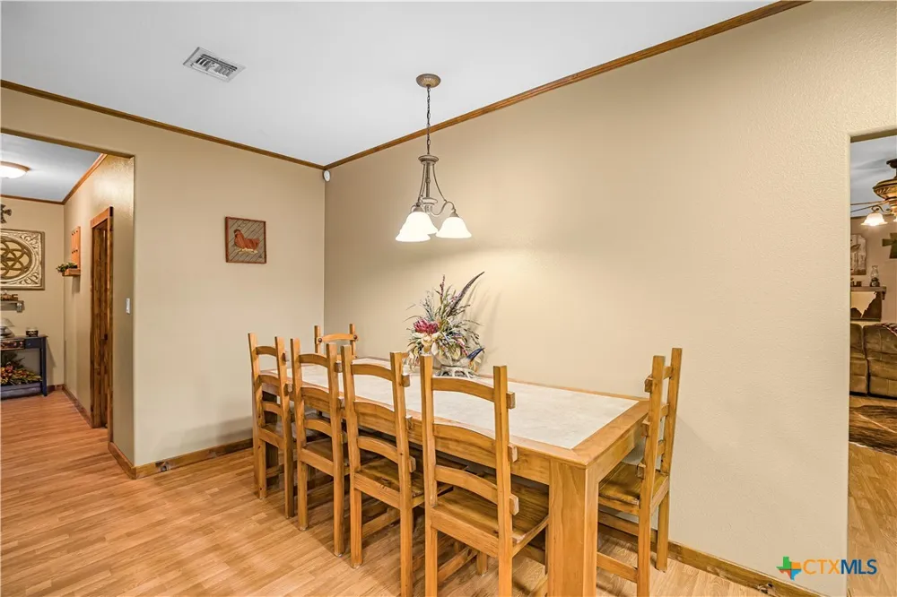 3393 E State Hwy 111 Yoakum, TX 77995