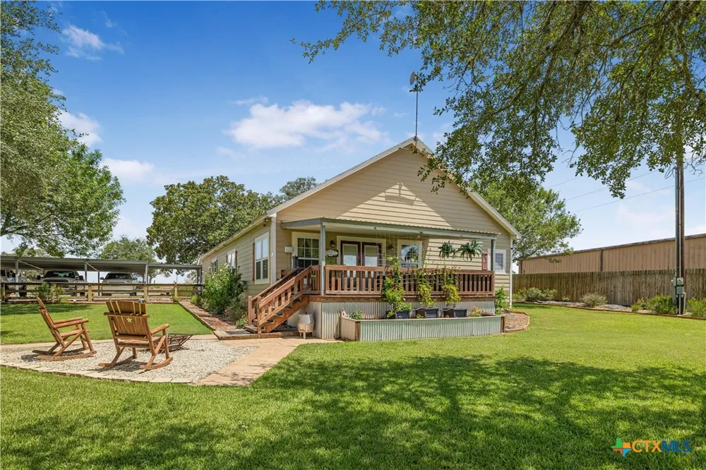 3393 E State Hwy 111 Yoakum, TX 77995