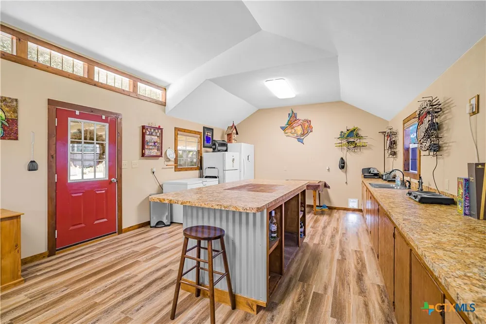 3393 E State Hwy 111 Yoakum, TX 77995