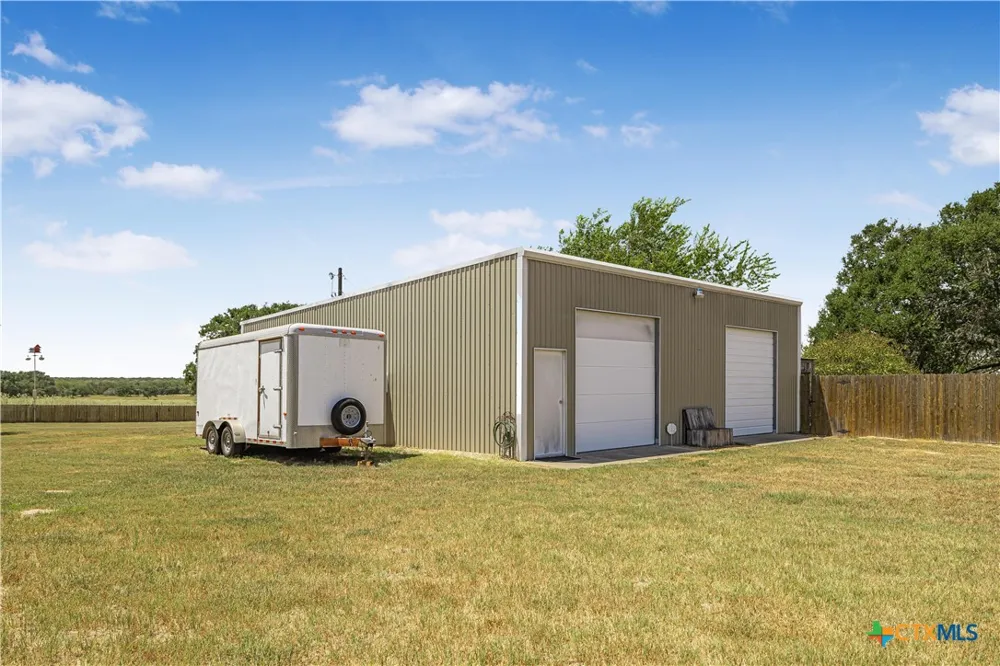 3393 E State Hwy 111 Yoakum, TX 77995