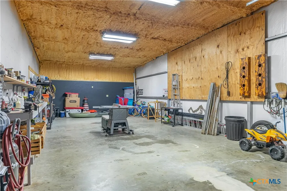 3393 E State Hwy 111 Yoakum, TX 77995