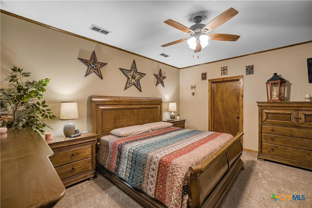 3393 E State Hwy 111 Yoakum, TX 77995