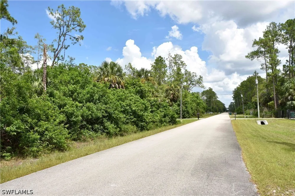 4th Avenue SE Naples, FL 34117