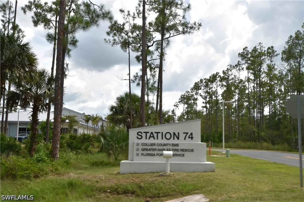 4th Avenue SE Naples, FL 34117