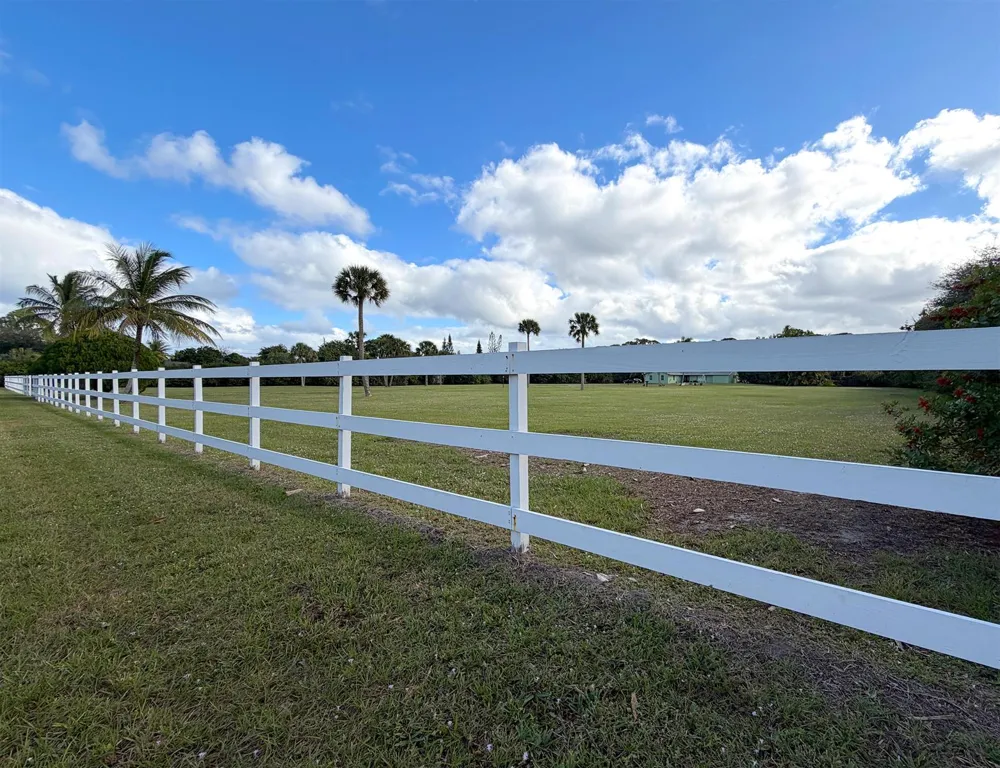 4656 Lillian Avenue Palm Beach Gardens, FL 33418