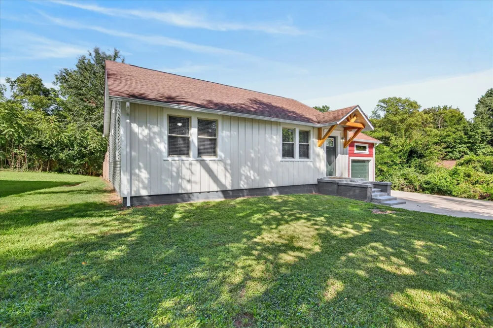 324 Willow Hts Clarksville, TN 37040