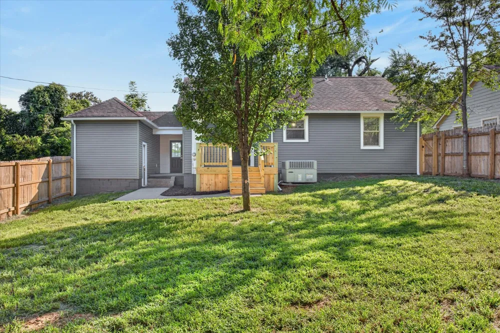 324 Willow Hts Clarksville, TN 37040