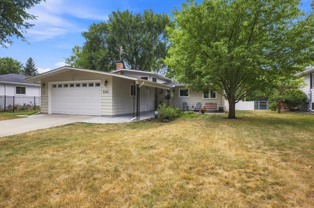 2410 Evergreen Road Fargo, ND 58102