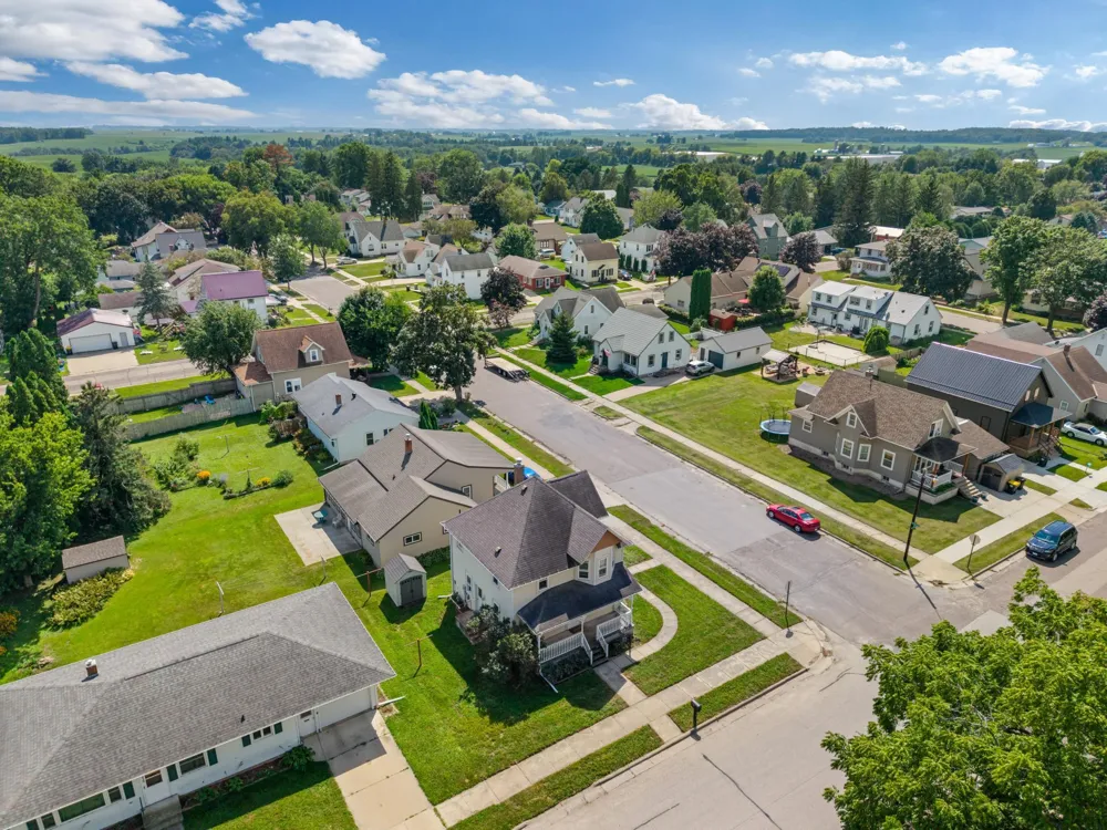 304 E Jefferson Street Caledonia, MN 55921