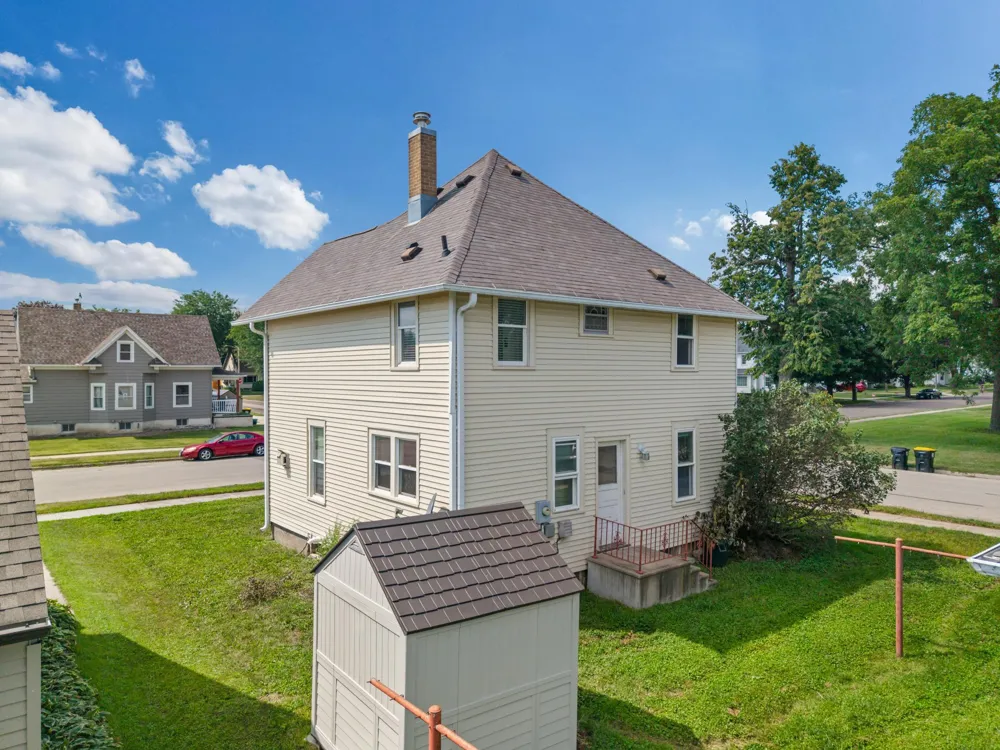 304 E Jefferson Street Caledonia, MN 55921