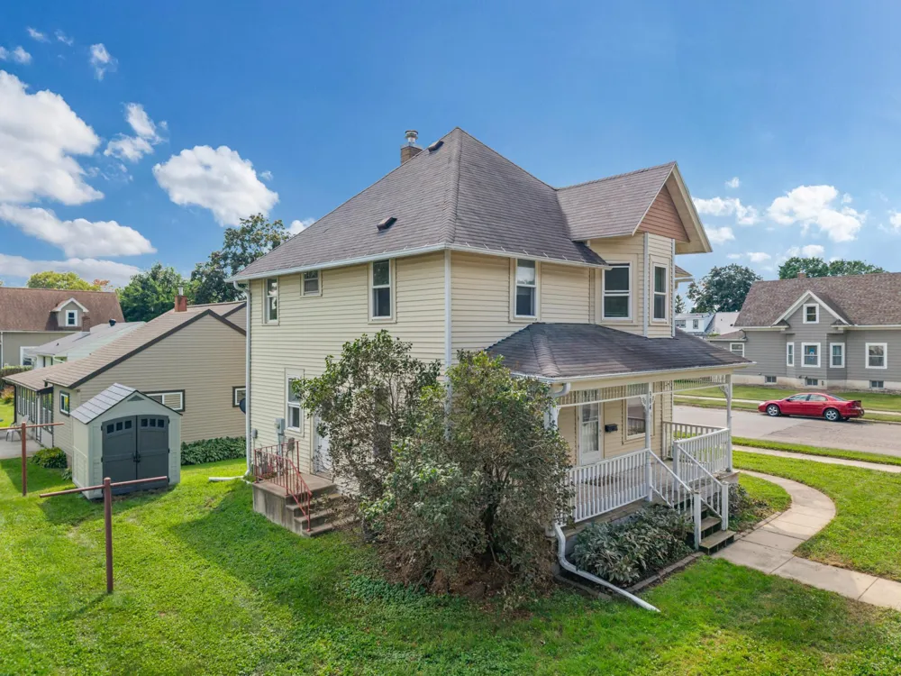 304 E Jefferson Street Caledonia, MN 55921