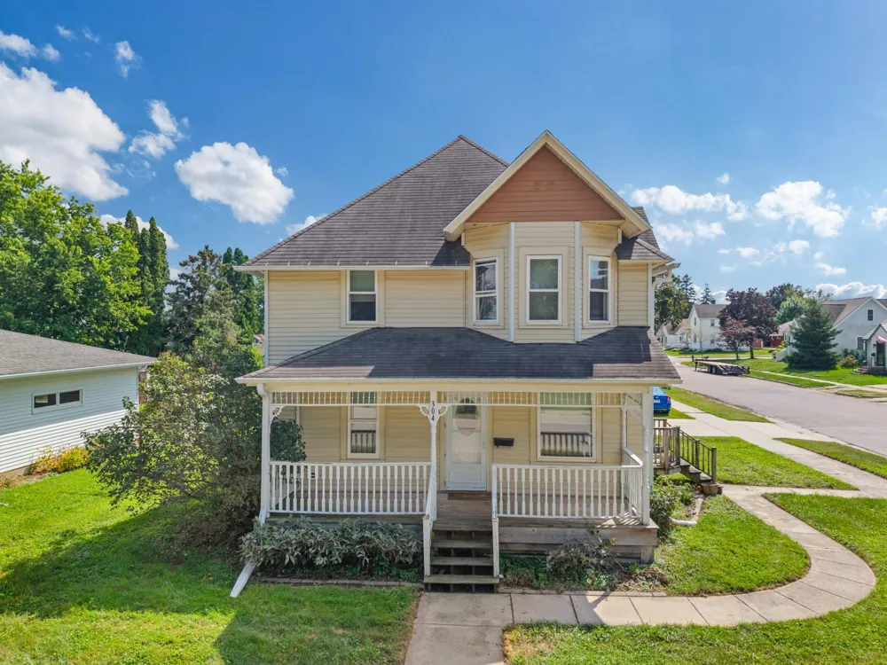 304 E Jefferson Street Caledonia, MN 55921