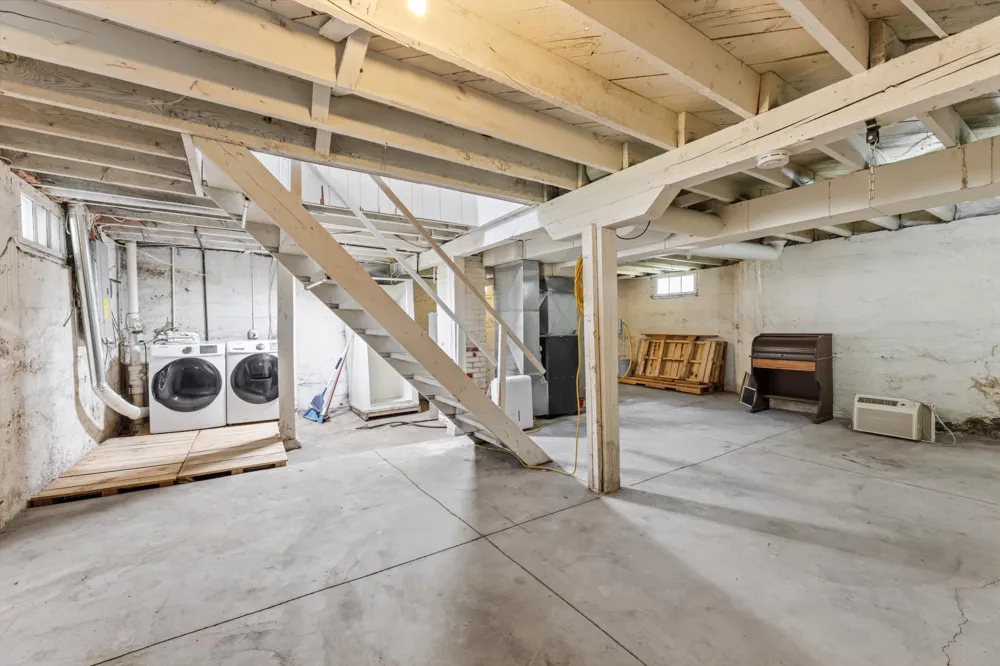304 E Jefferson Street Caledonia, MN 55921
