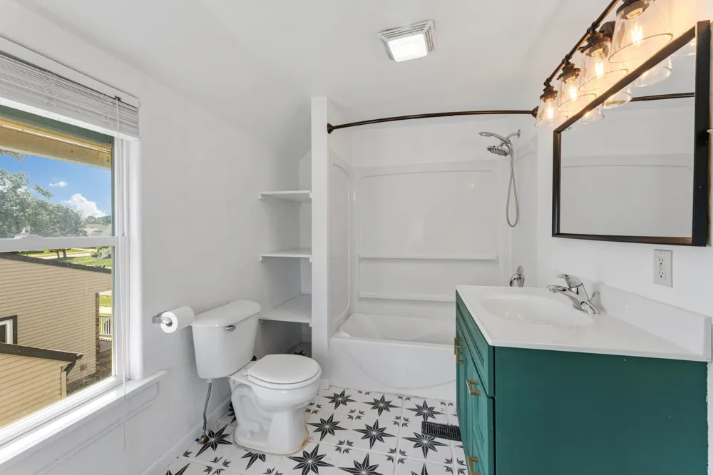 304 E Jefferson Street Caledonia, MN 55921