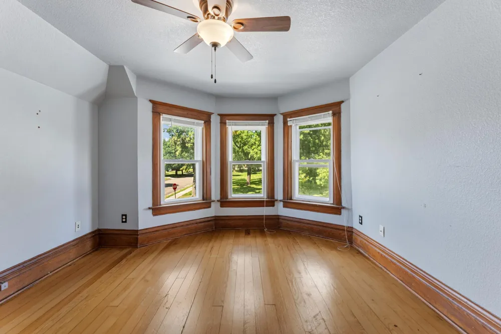 304 E Jefferson Street Caledonia, MN 55921