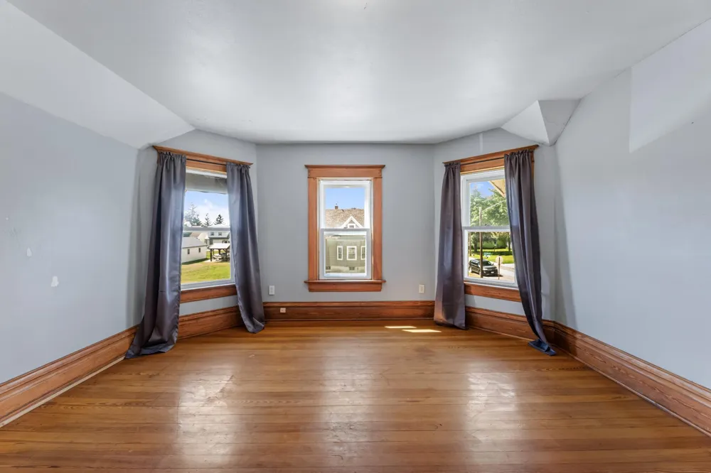 304 E Jefferson Street Caledonia, MN 55921