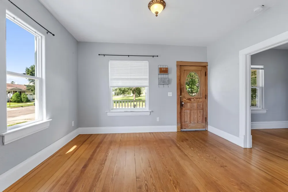 304 E Jefferson Street Caledonia, MN 55921