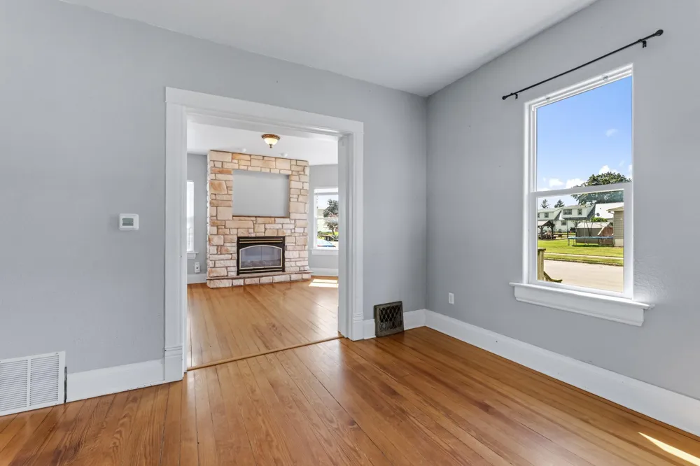 304 E Jefferson Street Caledonia, MN 55921
