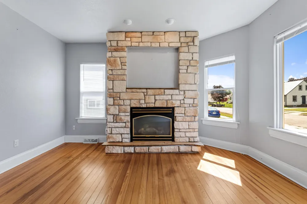 304 E Jefferson Street Caledonia, MN 55921