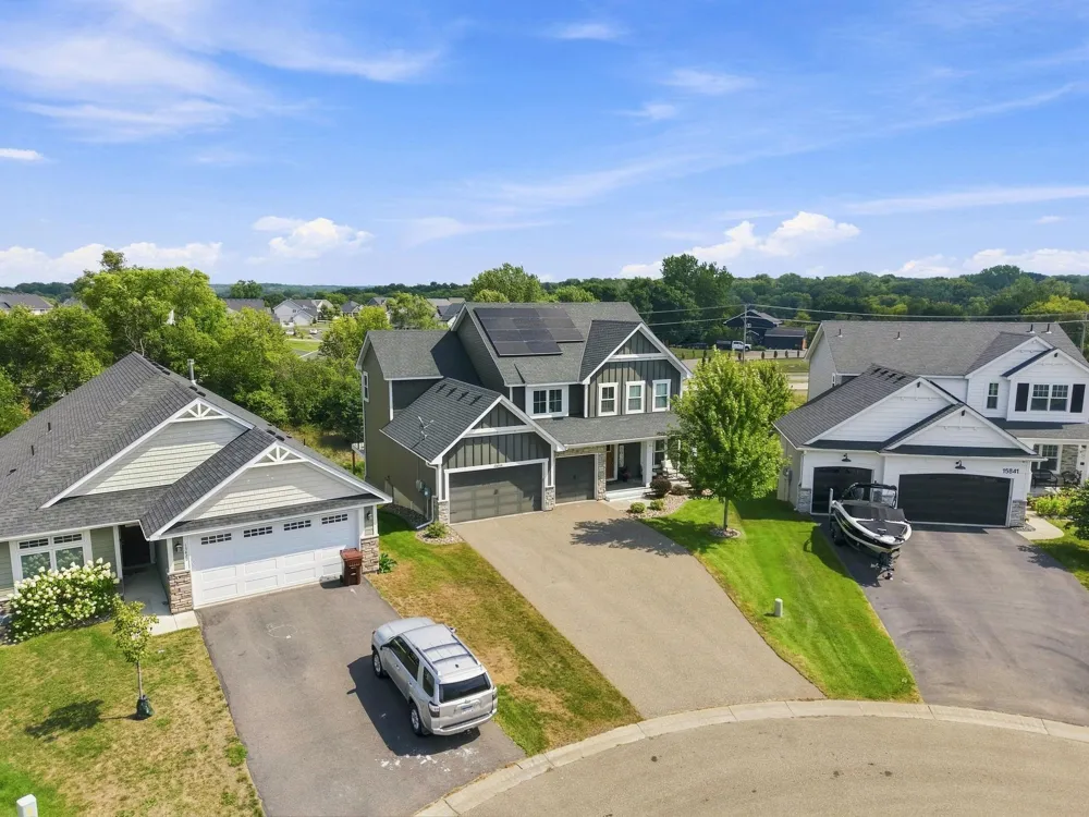 15835 Utah Court Savage, MN 55378