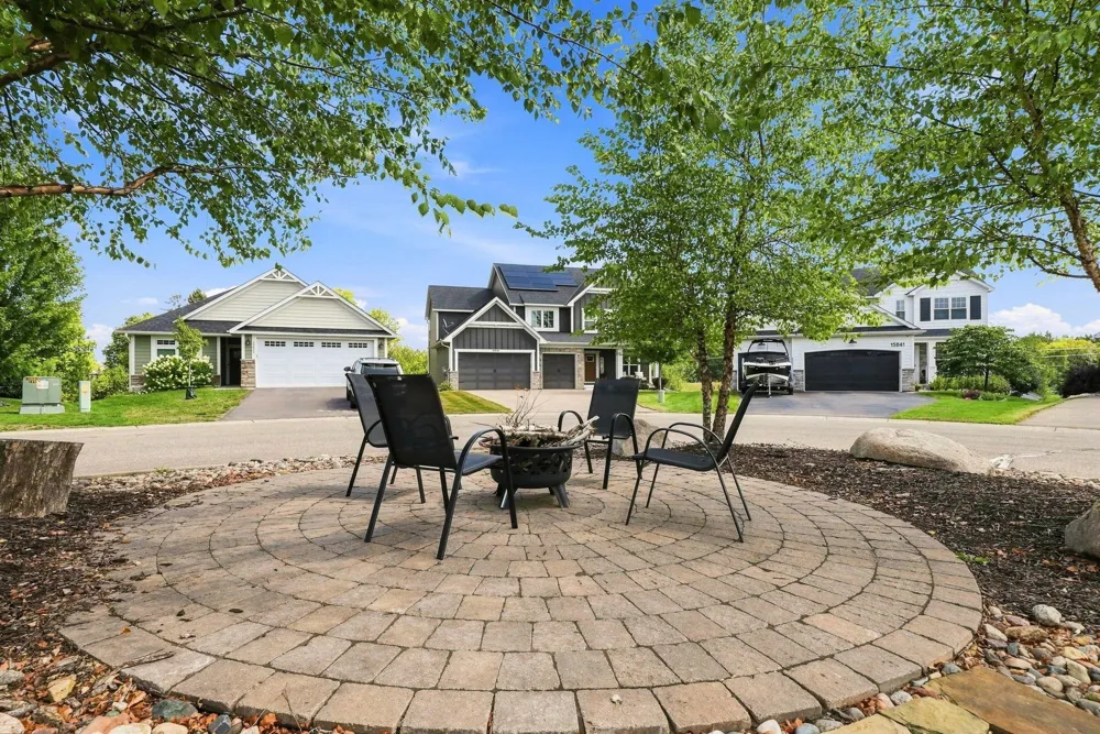 15835 Utah Court Savage, MN 55378