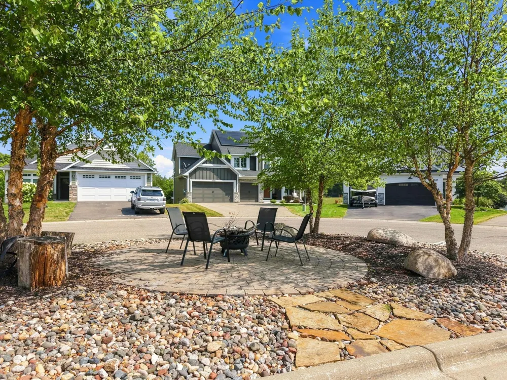 15835 Utah Court Savage, MN 55378