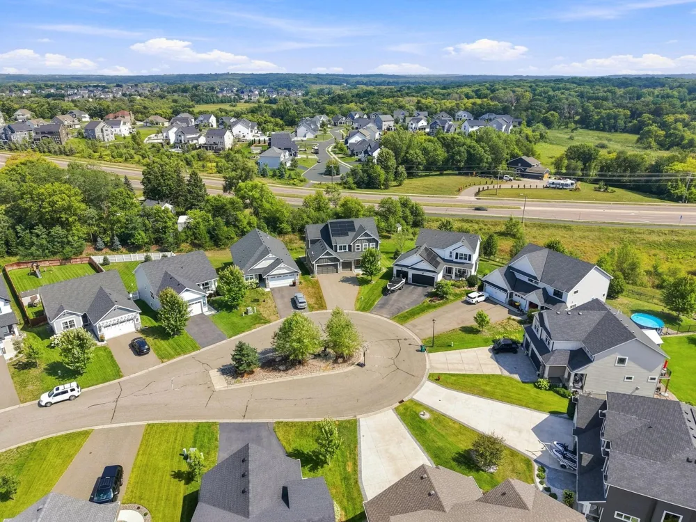 15835 Utah Court Savage, MN 55378