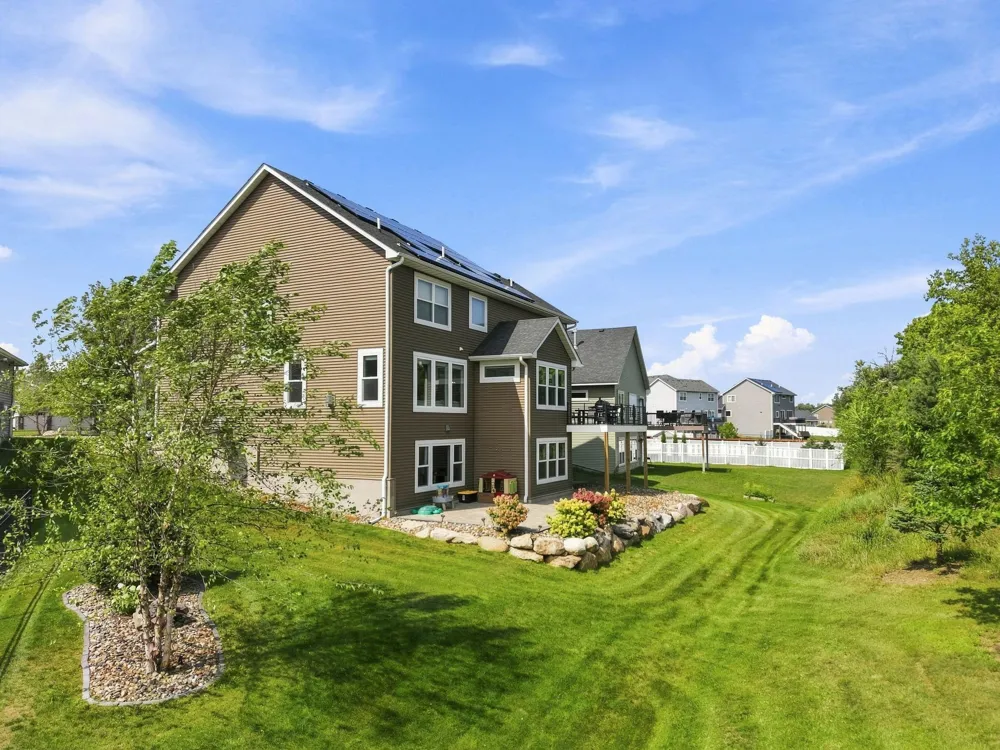 15835 Utah Court Savage, MN 55378