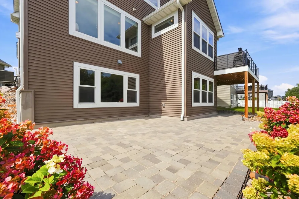 15835 Utah Court Savage, MN 55378