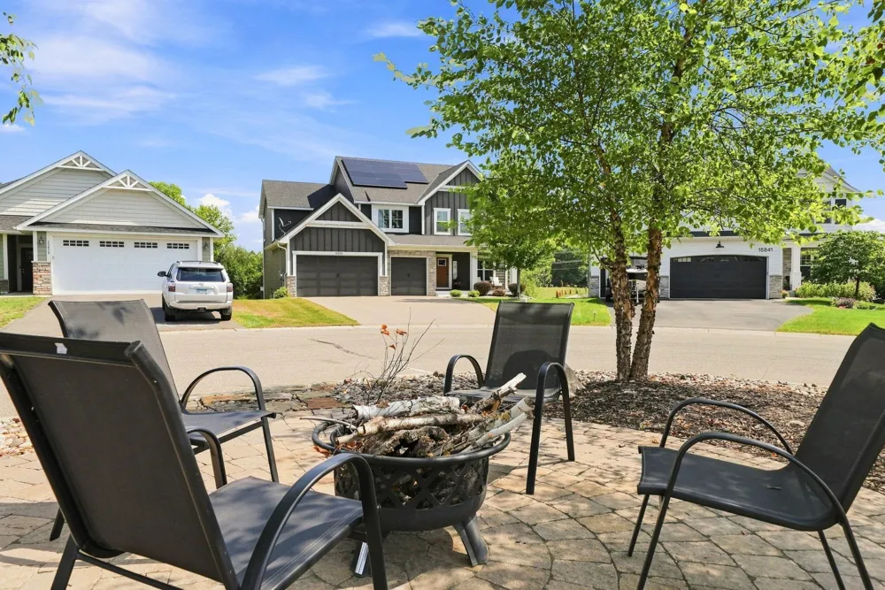 15835 Utah Court Savage, MN 55378