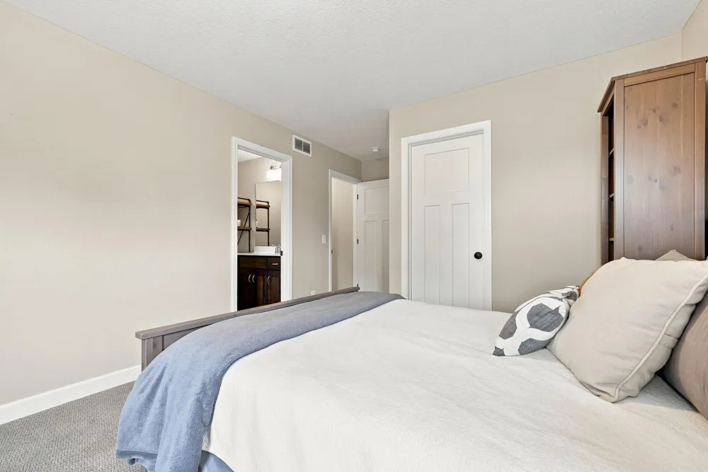 15835 Utah Court Savage, MN 55378