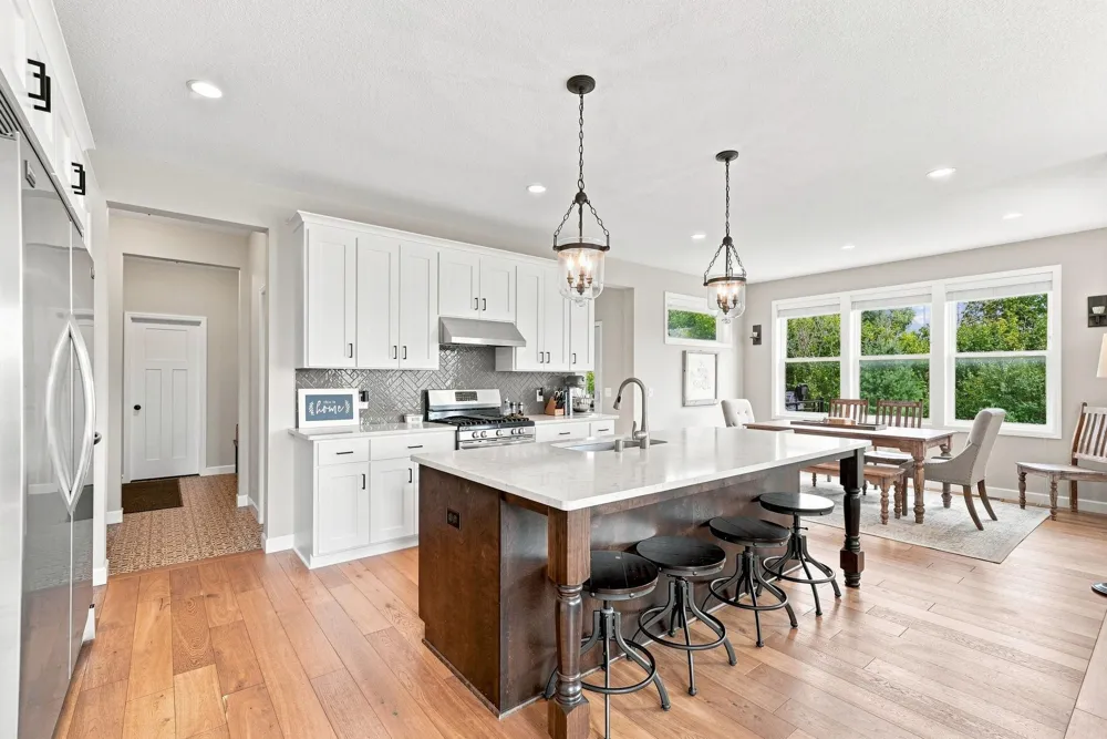 15835 Utah Court Savage, MN 55378